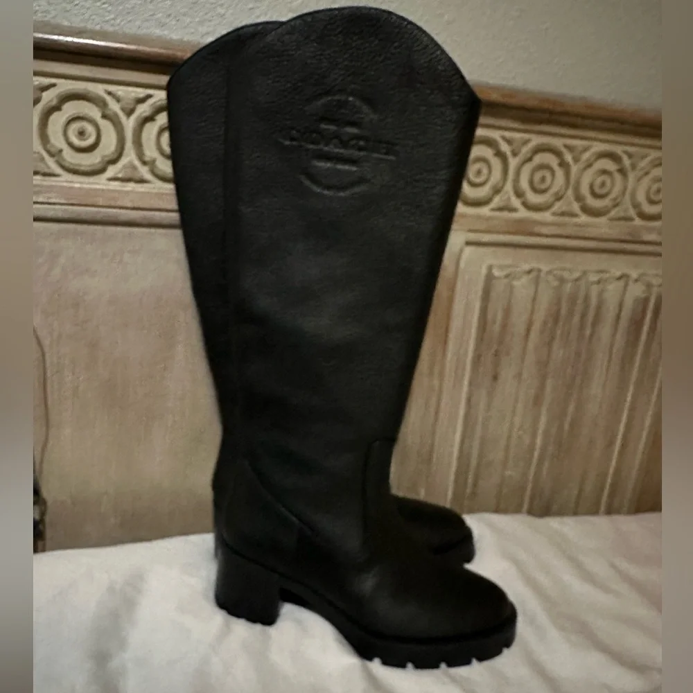 New coach knee boots , never worn, size 6 black boots